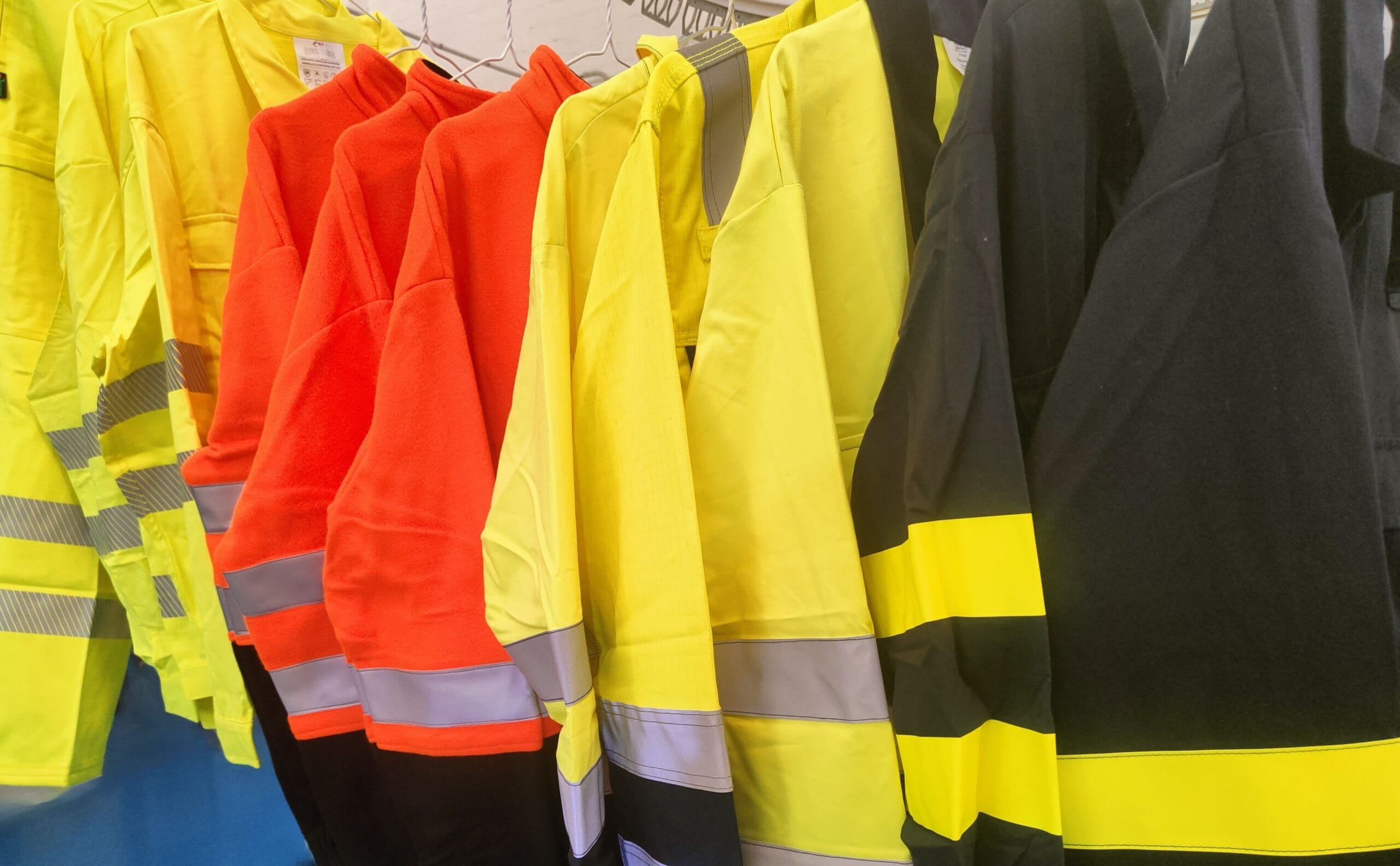 Renting ropa alta visibilidad norma EN ISO 20471 Renting ropa alta visibilidad norma EN ISO 20471